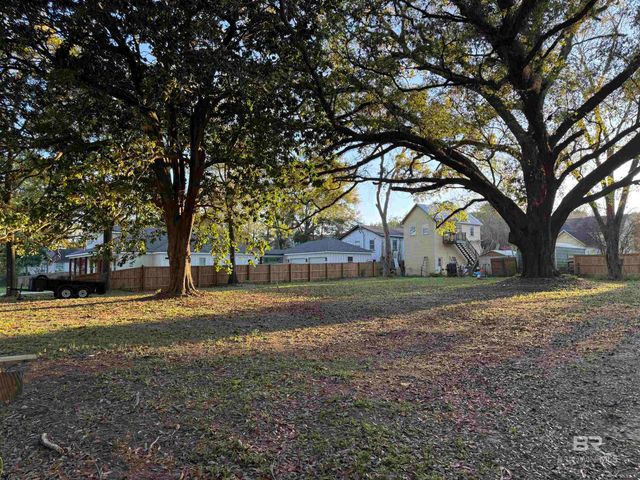 208 Oswalt Street, Fairhope, AL 36532