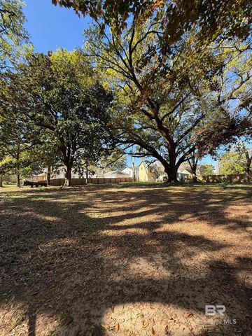 208 Oswalt Street, Fairhope, AL 36532