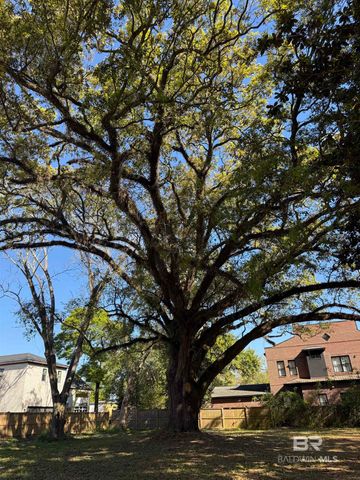 208 Oswalt Street, Fairhope, AL 36532
