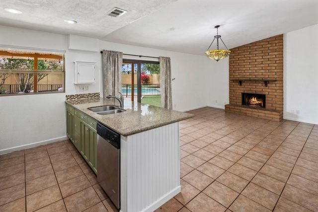 10625 E Becker Lane, Scottsdale, AZ 85259