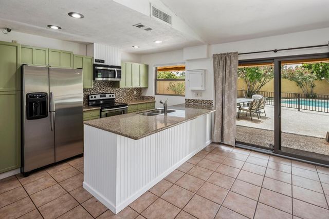 10625 E Becker Lane, Scottsdale, AZ 85259