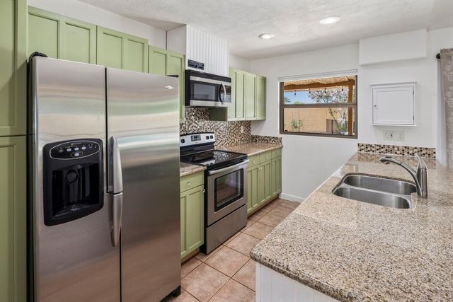 10625 E Becker Lane, Scottsdale, AZ 85259