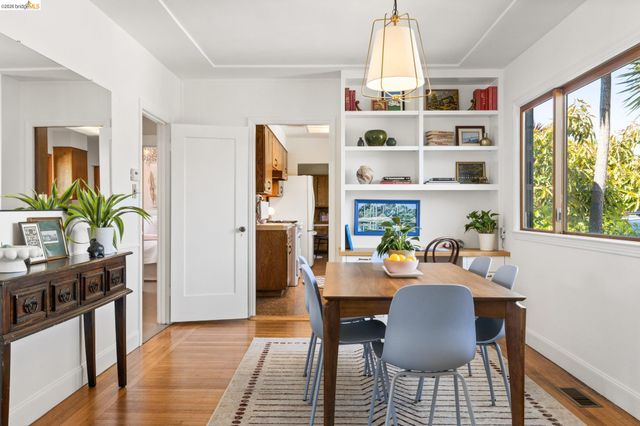 1250 Ocean Ave, Emeryville, CA 94608