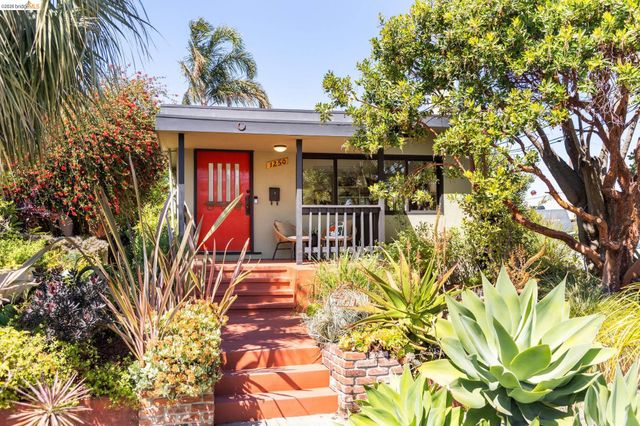 1250 Ocean Ave, Emeryville, CA 94608