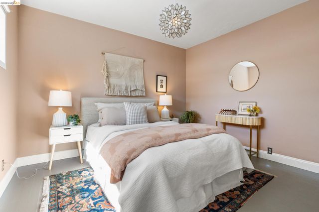 1250 Ocean Ave, Emeryville, CA 94608