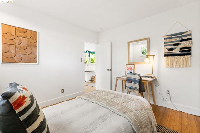 1250 Ocean Ave, Emeryville, CA 94608