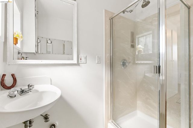 1250 Ocean Ave, Emeryville, CA 94608