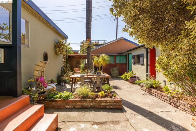 1250 Ocean Ave, Emeryville, CA 94608