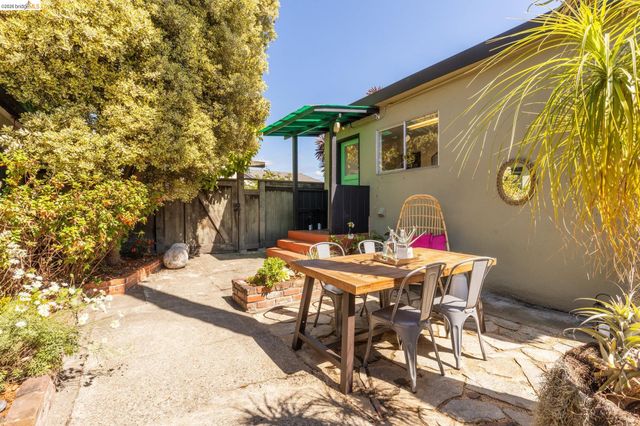 1250 Ocean Ave, Emeryville, CA 94608