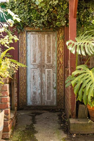 1250 Ocean Ave, Emeryville, CA 94608