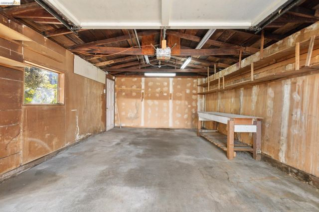 1250 Ocean Ave, Emeryville, CA 94608