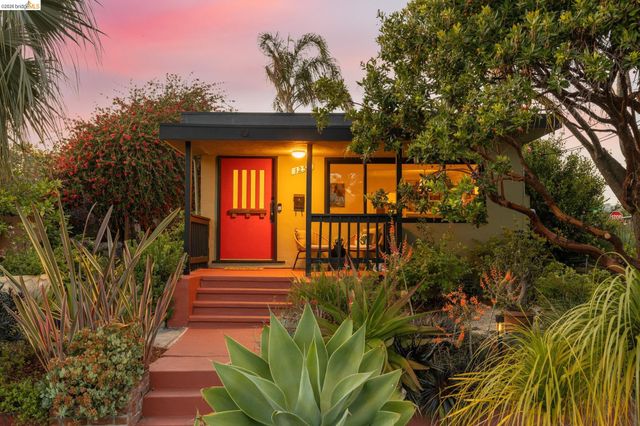 1250 Ocean Ave, Emeryville, CA 94608