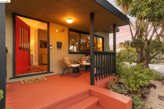 1250 Ocean Ave, Emeryville, CA 94608