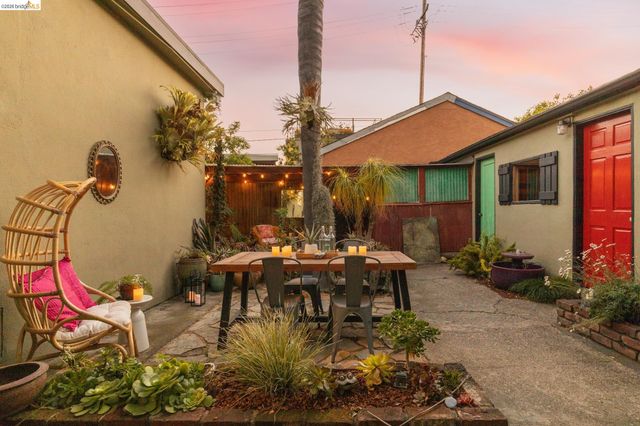 1250 Ocean Ave, Emeryville, CA 94608