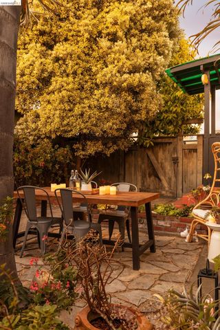 1250 Ocean Ave, Emeryville, CA 94608