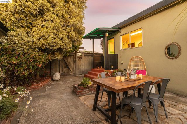 1250 Ocean Ave, Emeryville, CA 94608