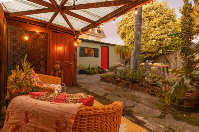 1250 Ocean Ave, Emeryville, CA 94608