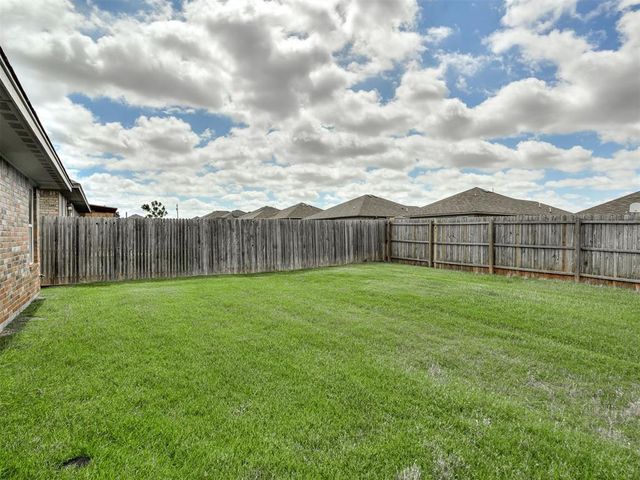 11032 NW 95th Street, Yukon, OK 73099