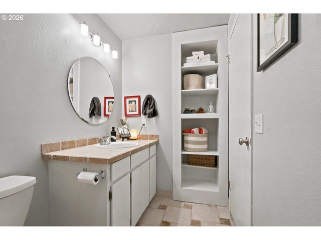 7134 Sw MURRAY Blvd, Beaverton, OR 97008