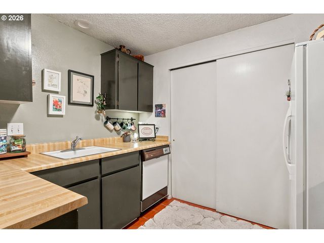 7134 Sw MURRAY Blvd, Beaverton, OR 97008