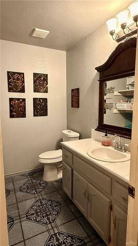 6003 Avenue B, Mission, TX 78574