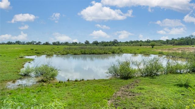 2612 Roosevelt DR, Kingsbury, TX 78638