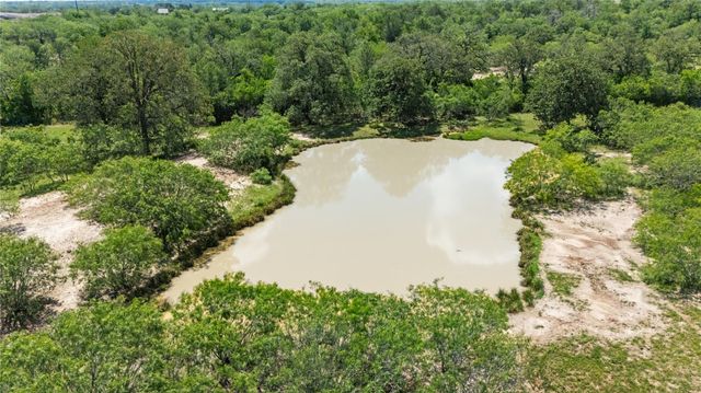 2612 Roosevelt DR, Kingsbury, TX 78638