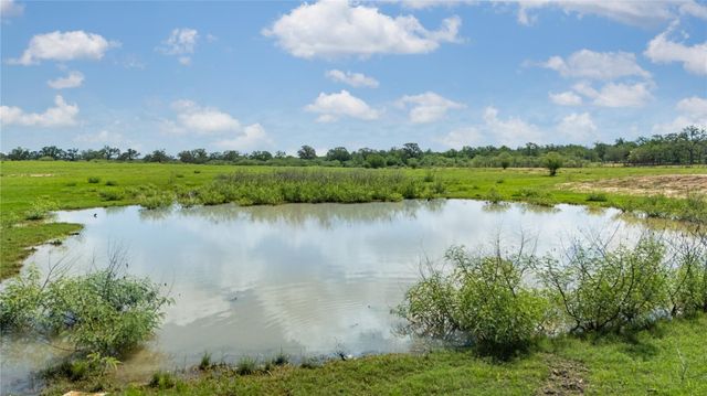 2612 Roosevelt DR, Kingsbury, TX 78638