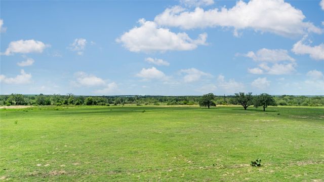 2612 Roosevelt DR, Kingsbury, TX 78638