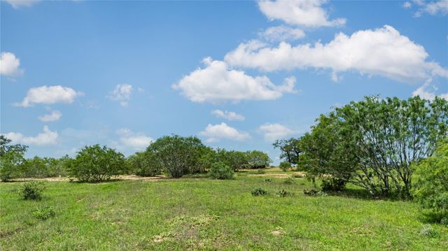 2612 Roosevelt DR, Kingsbury, TX 78638