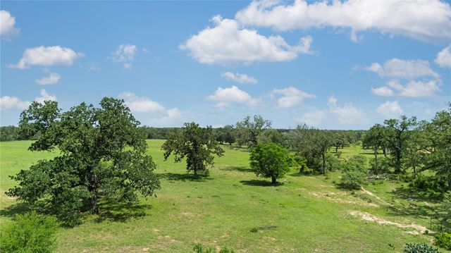2612 Roosevelt DR, Kingsbury, TX 78638