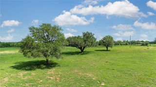 2612 Roosevelt DR, Kingsbury, TX 78638