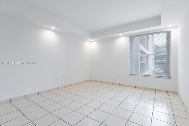 9405 W Flagler St D205, Miami, FL 33174