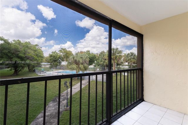 9405 W Flagler St D205, Miami, FL 33174