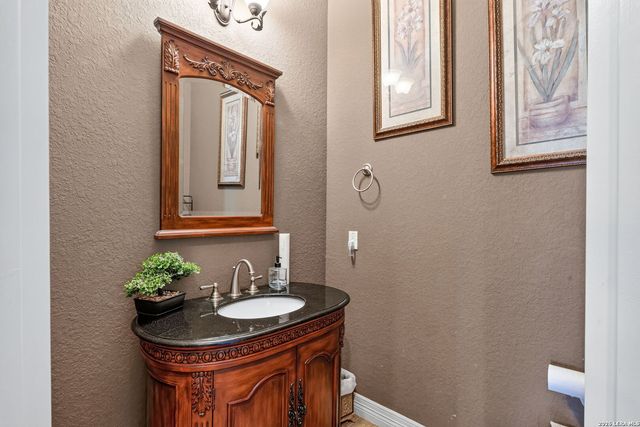 355 Pueblo Pintado, Helotes, TX 78023