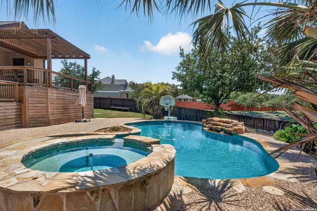 355 Pueblo Pintado, Helotes, TX 78023