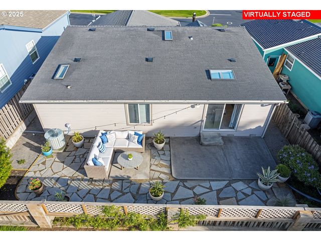 98126 W BENHAM Ln 9, Brookings, OR 97415