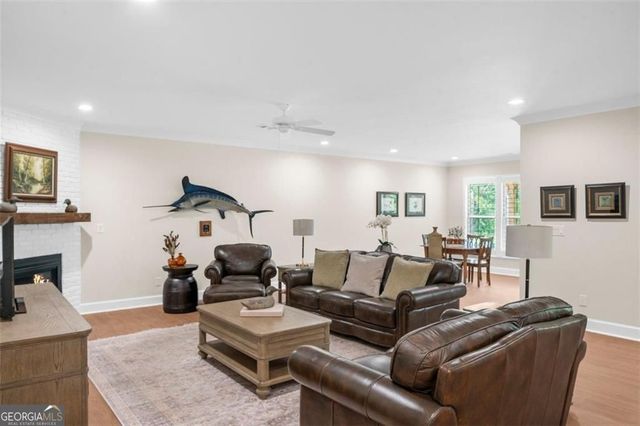 5520 Olive Lane, Hoschton, GA 30548