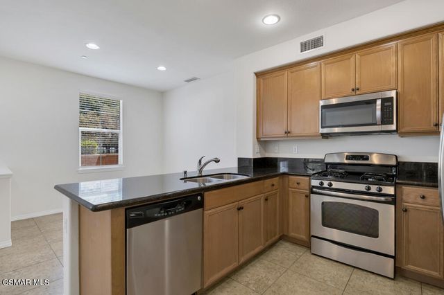 1618 Heywood Street E, Simi Valley, CA 93065