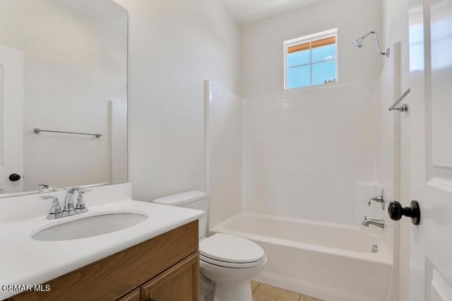1618 Heywood Street E, Simi Valley, CA 93065