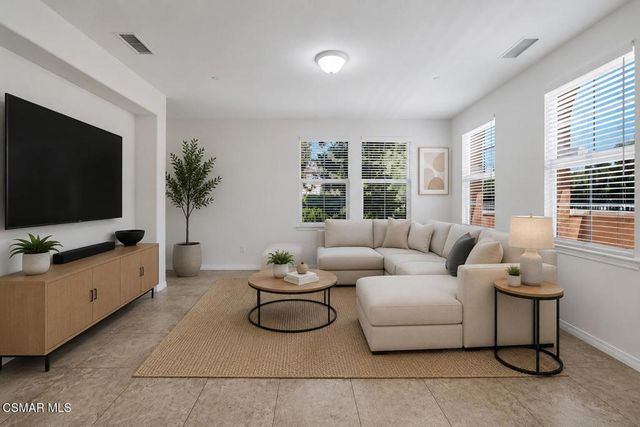 1618 Heywood Street E, Simi Valley, CA 93065