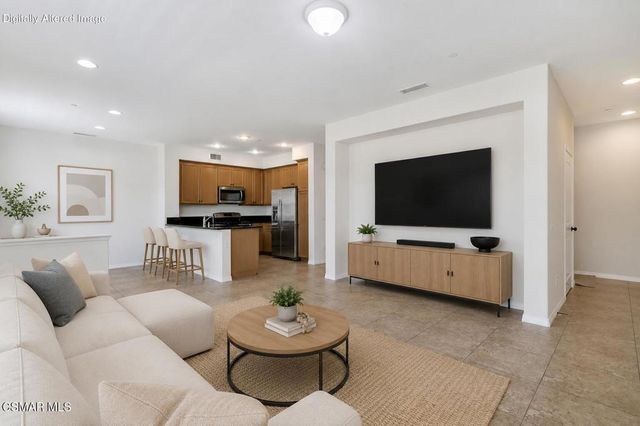 1618 Heywood Street E, Simi Valley, CA 93065