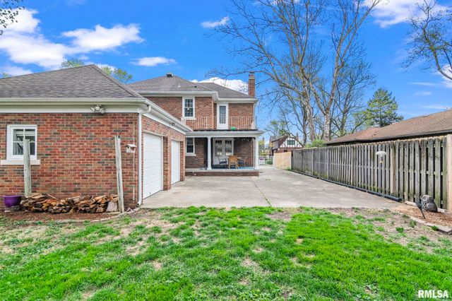 1421 S DOUGLAS Avenue, Springfield, IL 62704