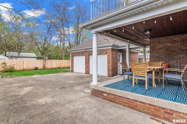 1421 S DOUGLAS Avenue, Springfield, IL 62704