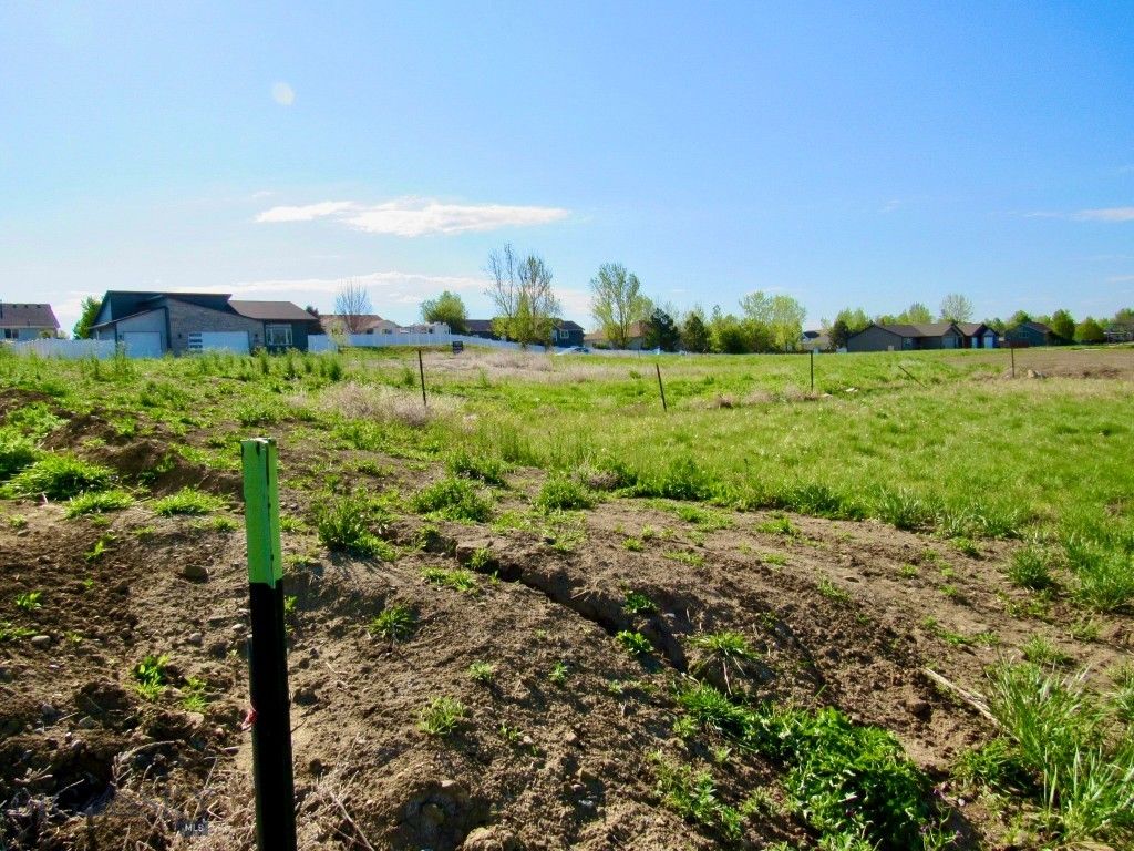 2030 Gleneagles Boulevard, Billings, MT 59105 photo 2