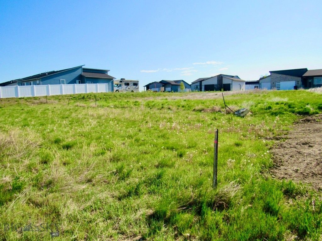 2030 Gleneagles Boulevard, Billings, MT 59105 photo 3