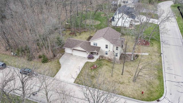 660 SUNSET DRIVE, Waupaca, WI 54981