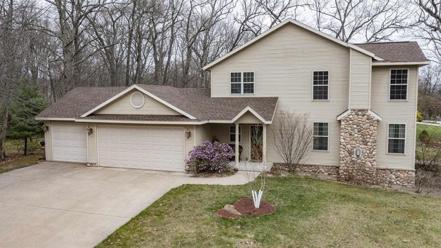 660 SUNSET DRIVE, Waupaca, WI 54981