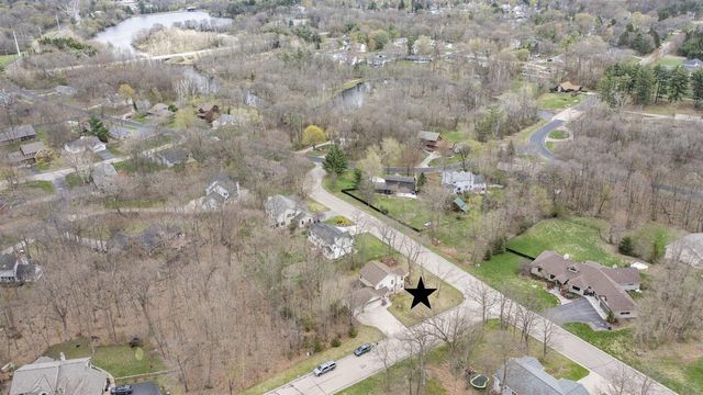 660 SUNSET DRIVE, Waupaca, WI 54981