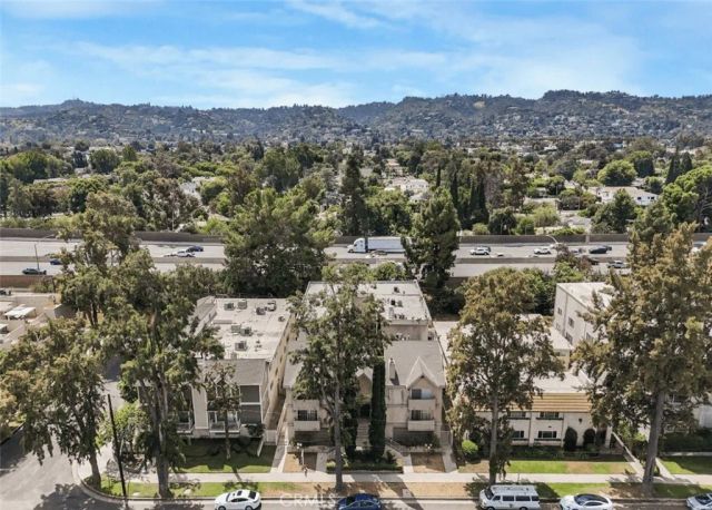 13042 Riverside Dr, Sherman Oaks, CA 91423